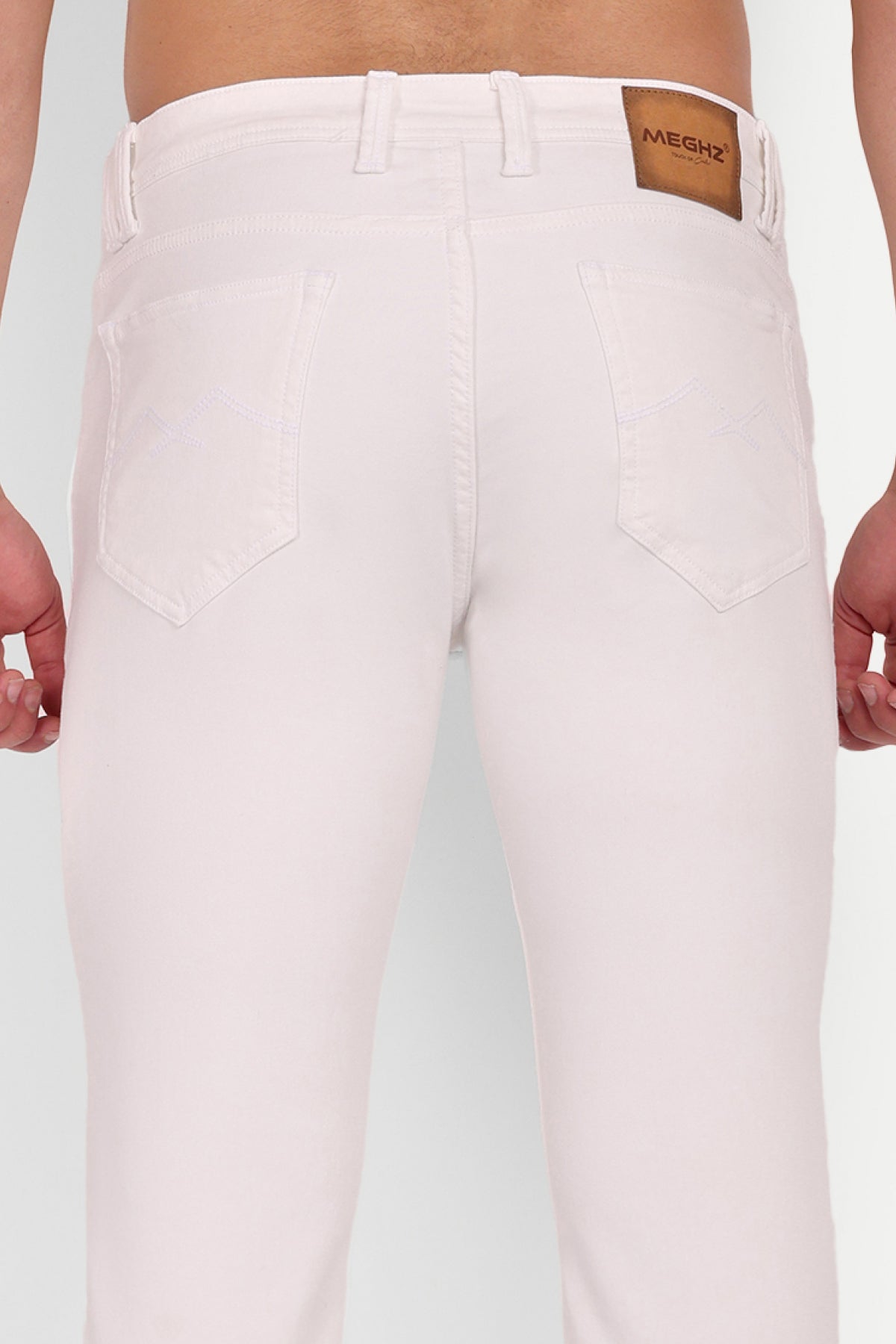 Men White Slim Fit Jeans