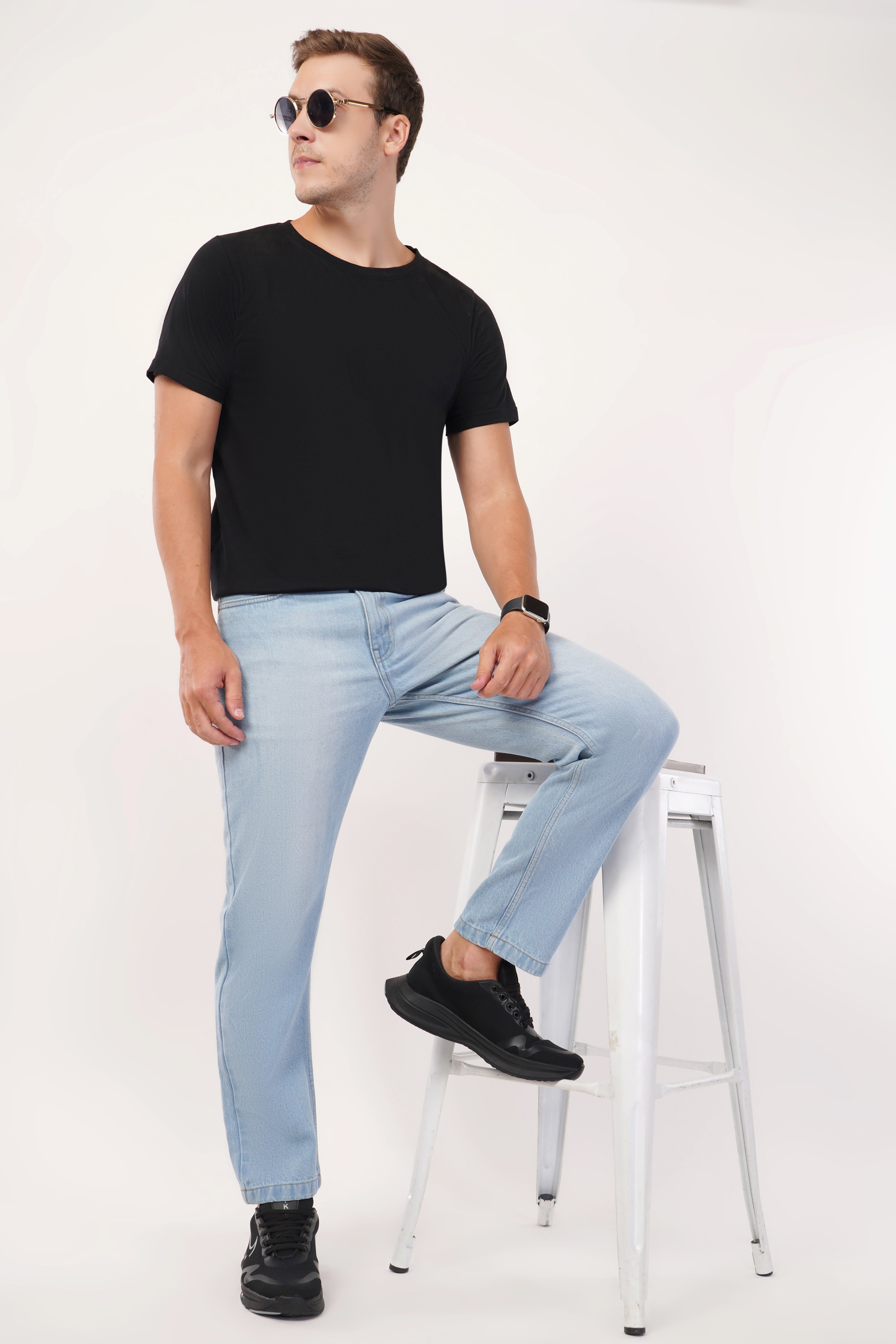Men Straight Fit High-Rise Light Fade Jeans