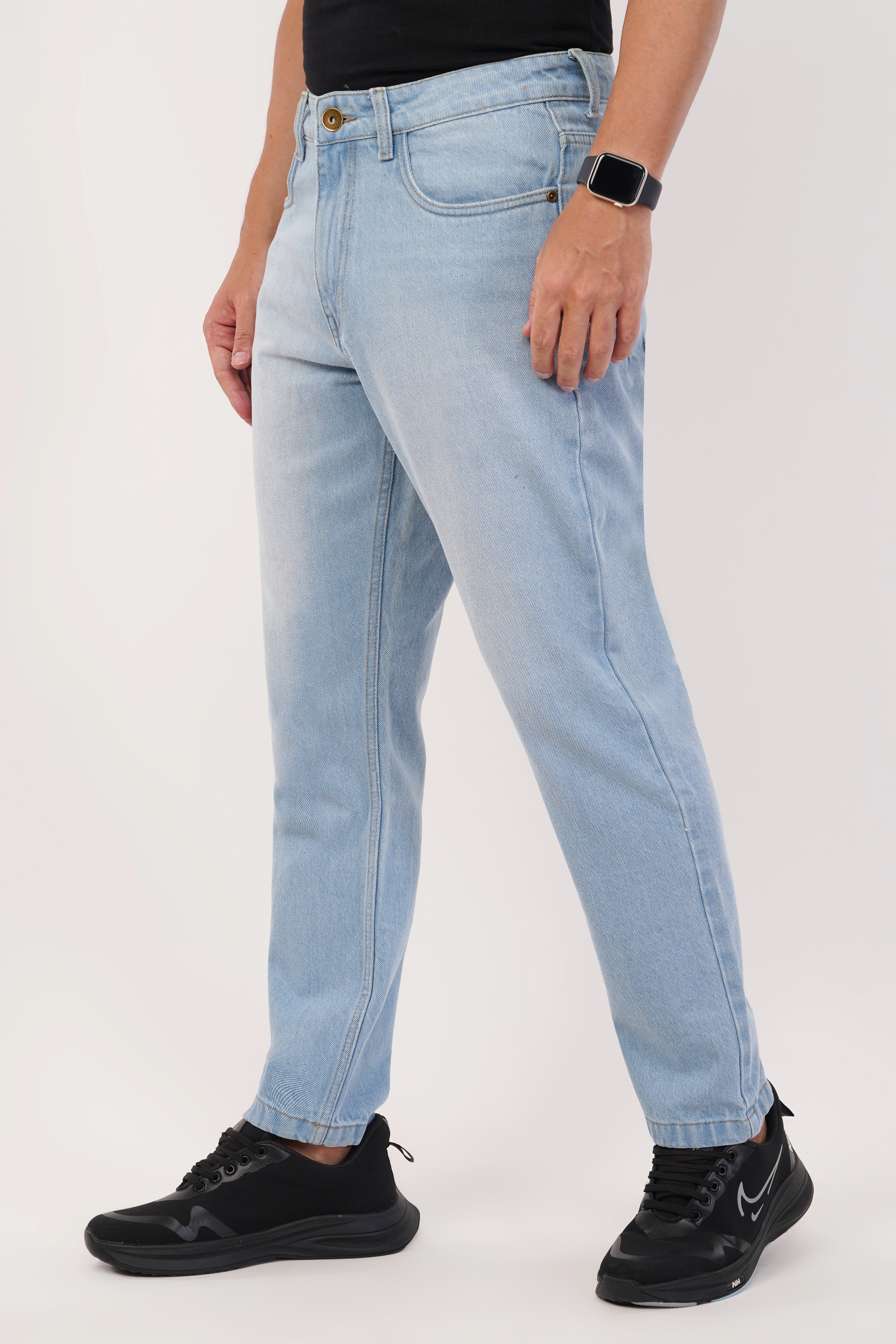 Men Straight Fit High-Rise Light Fade Jeans
