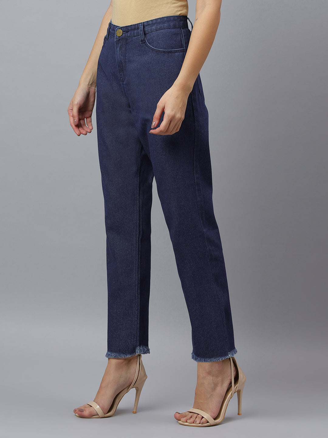 Women Cropped Straight Fit Mid-Rise Jeans
