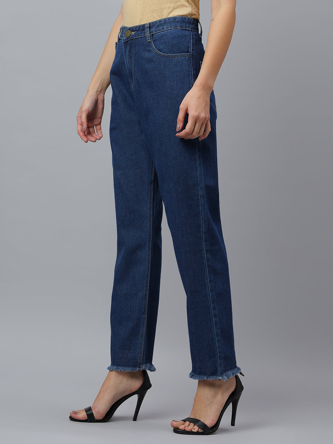 Women Cropped Straight Fit Mid-Rise Jeans