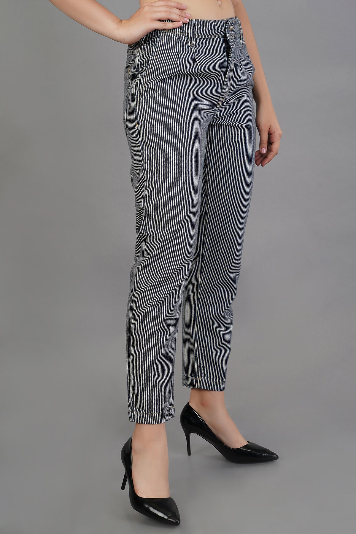 WOMENS HIGH RISE SLOUCHY FIT JEANS