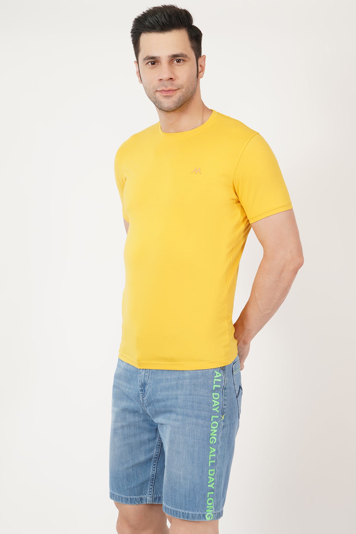 Men Round Neck Yellow T-Shirt