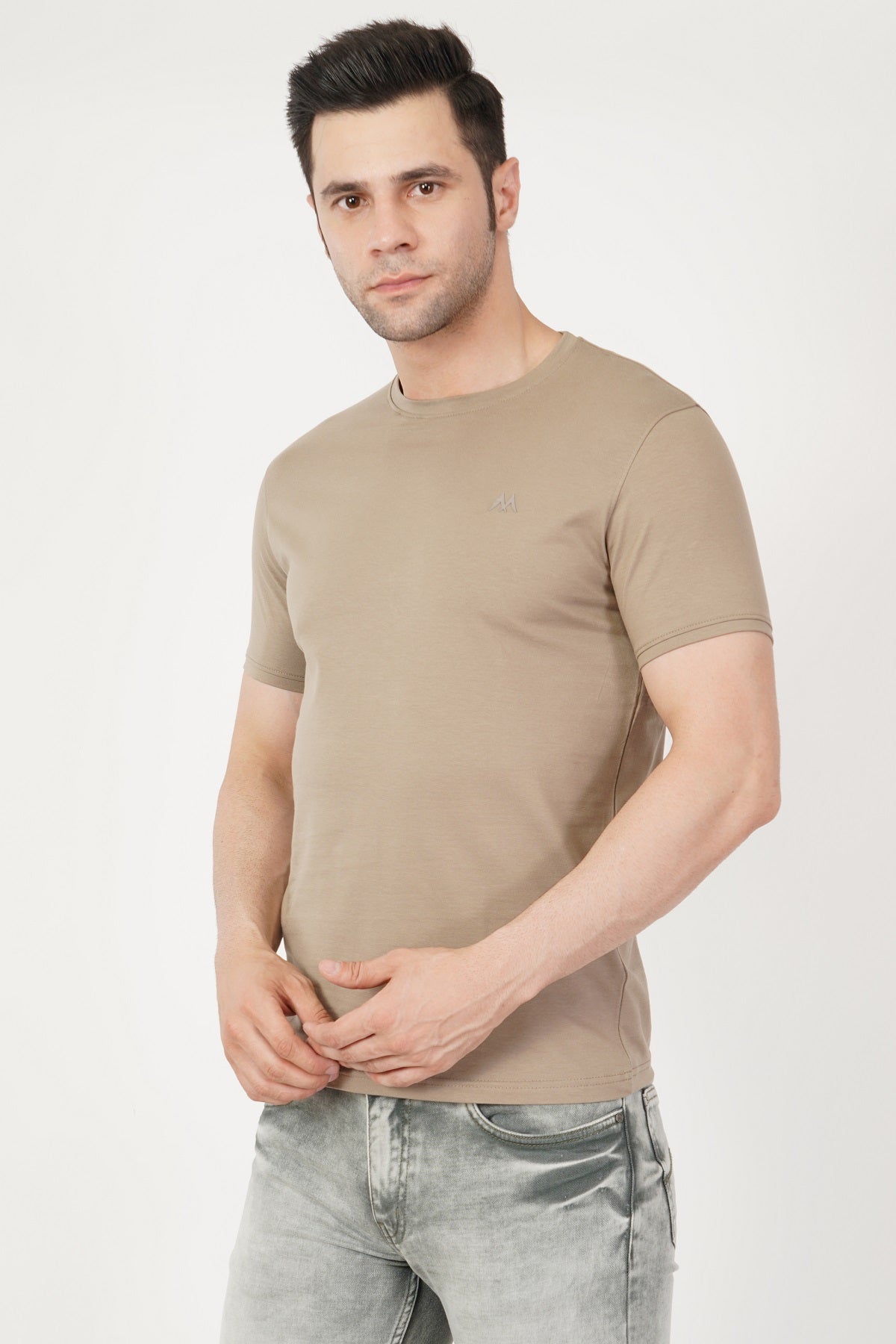 Solid Men Round Neck Trutle Shell T-Shirt